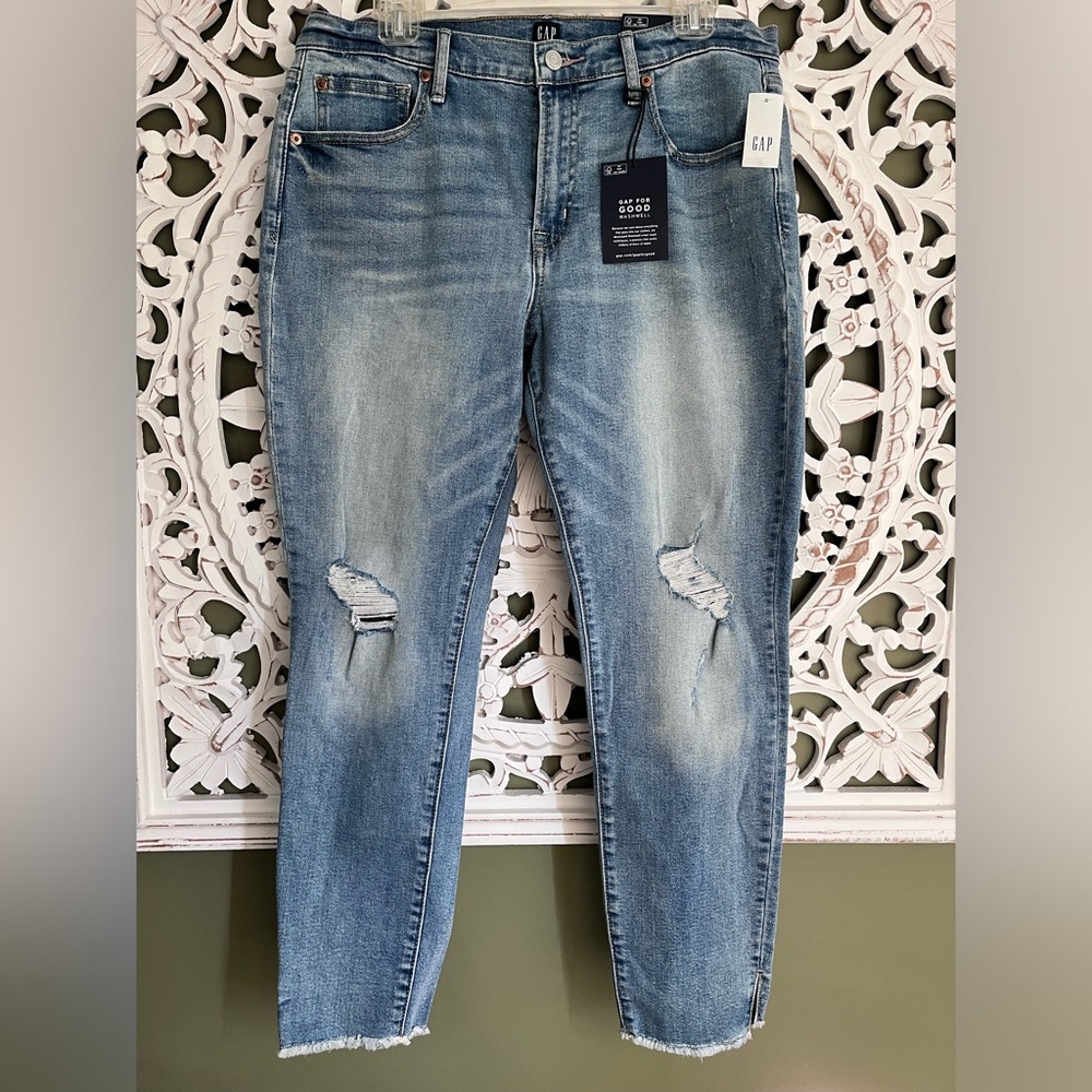 NEW w/ Tags Women's Gap true ankle skinny Distressed denim Jeans size 14 / 32 R